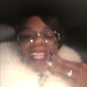 Meet your Posher, Sabrina